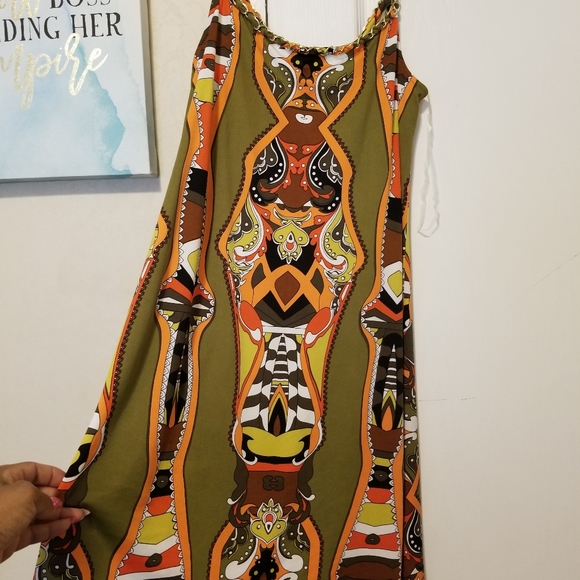 Dress - Picture 4 of 5